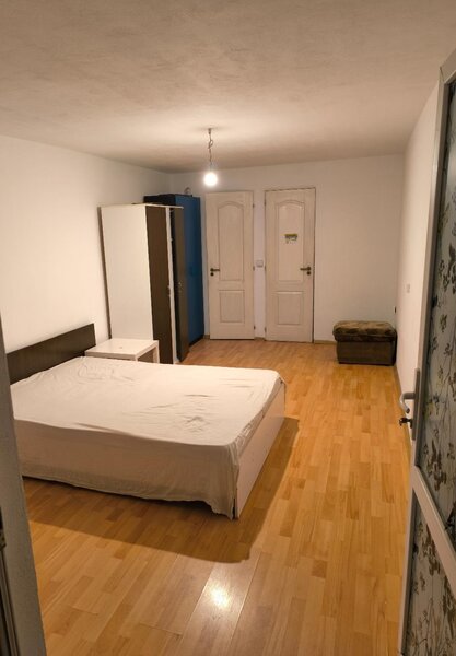 Giurgiului, CFR Progresul, 30 min. de Piata Unirii cu STB, modesta, in vila